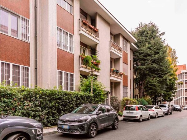 locale commerciale in vendita a Milano in zona Maggiolina