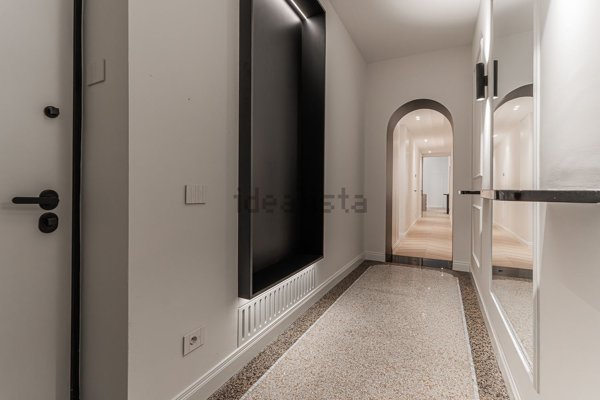 appartamento in vendita a Milano in zona Guastalla