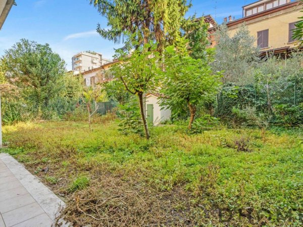 casa indipendente in vendita a Milano in zona Porta Vittoria