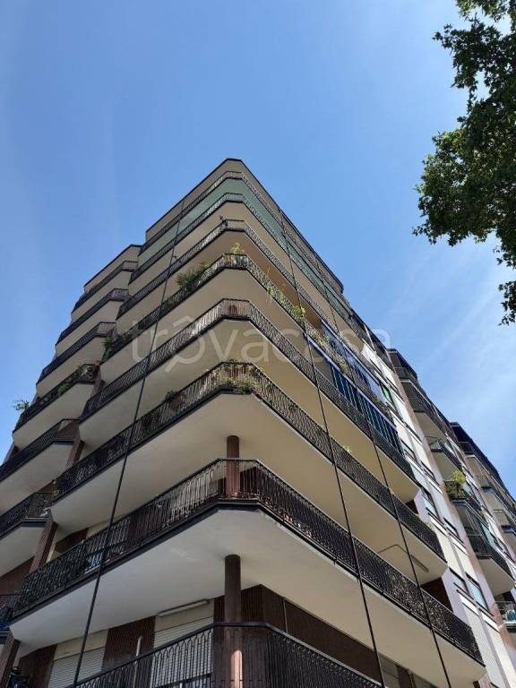 appartamento in vendita a Milano in zona Corvetto