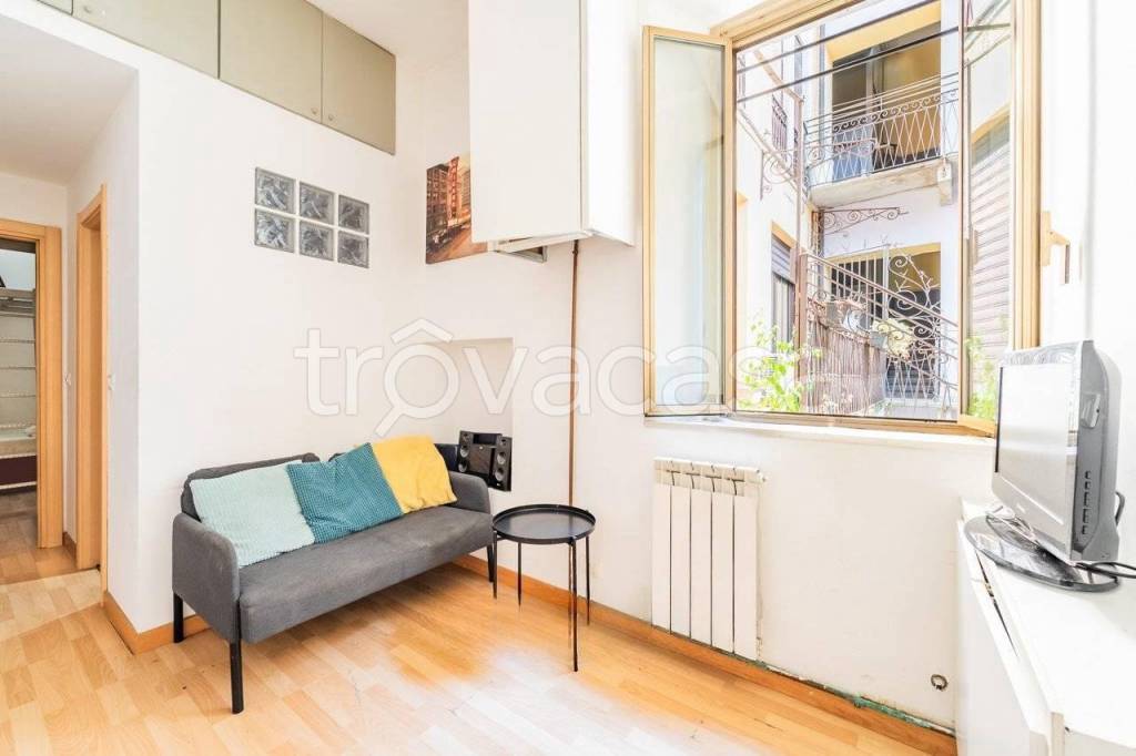 appartamento in vendita a Milano in zona Porta Ticinese