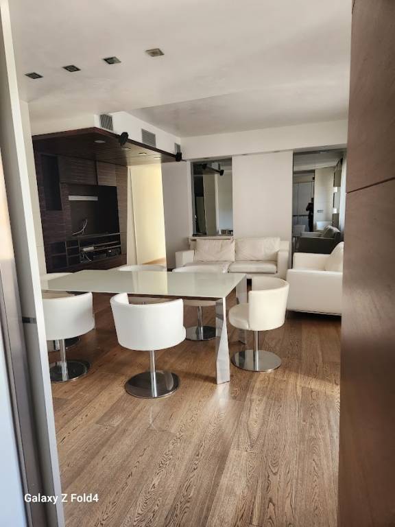 appartamento in vendita a Milano in zona Sempione