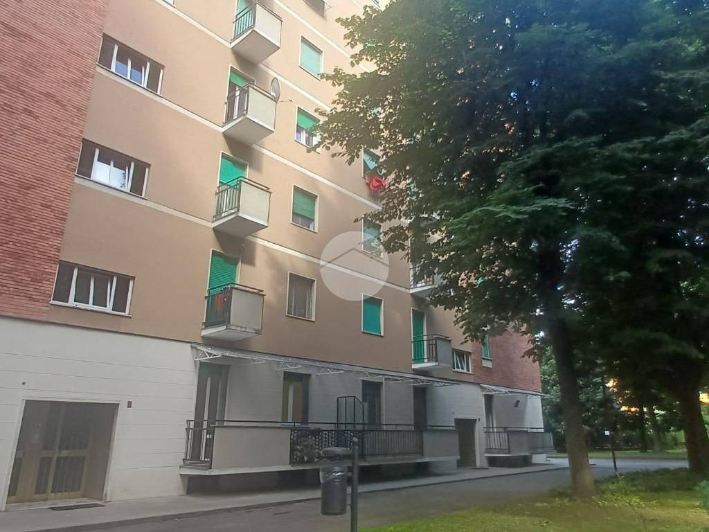 appartamento in vendita a Milano in zona Lorenteggio