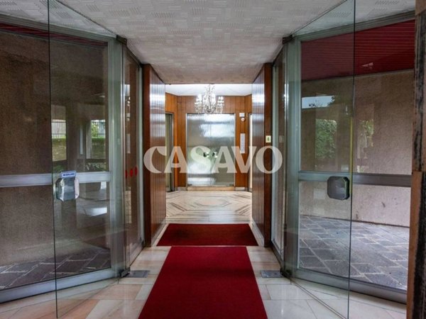 appartamento in vendita a Milano in zona QT8