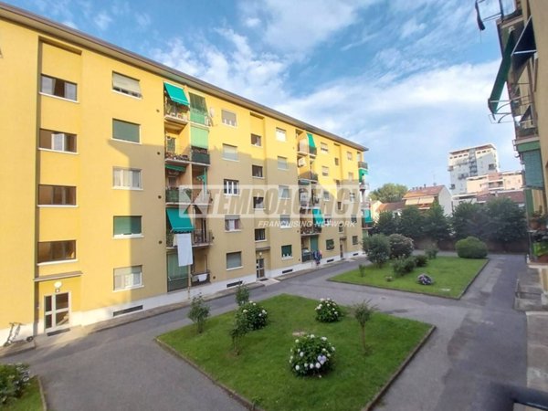 appartamento in vendita a Milano in zona Quarto Oggiaro