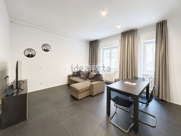 appartamento in vendita a Milano in zona Lorenteggio