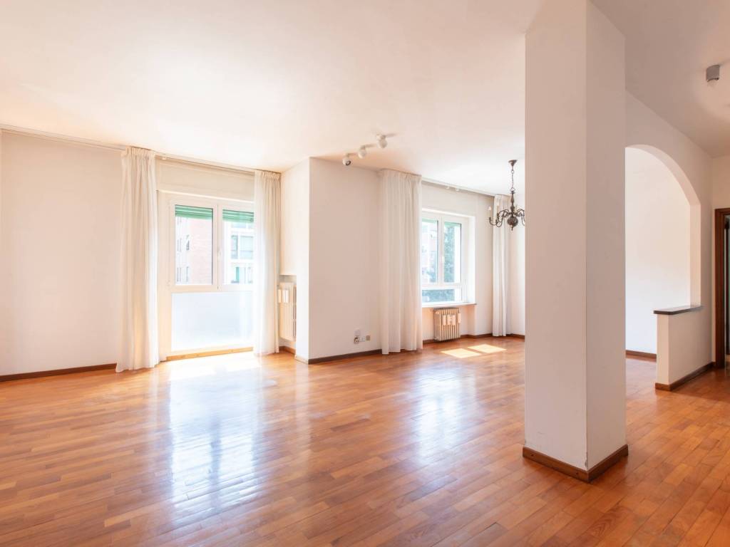 appartamento in vendita a Milano in zona Gallaratese