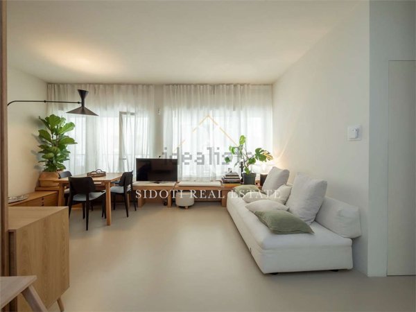 appartamento in vendita a Milano in zona Lorenteggio