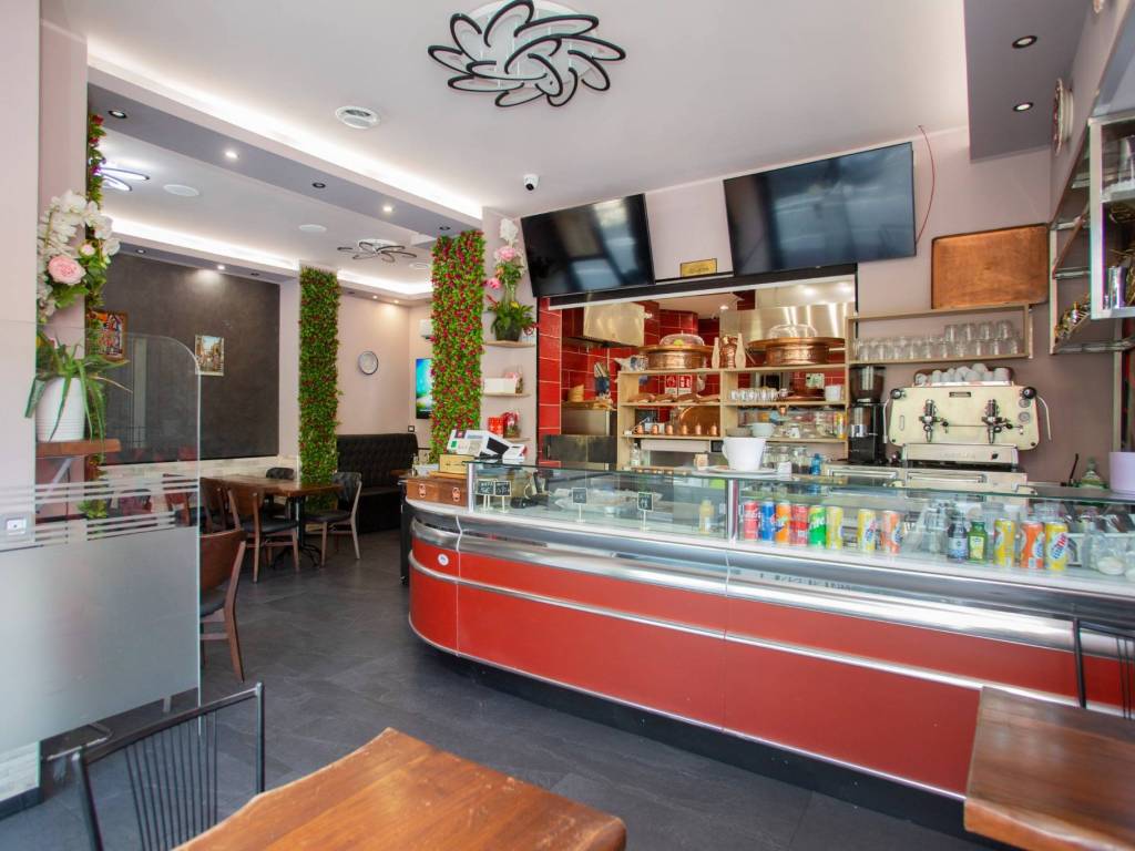 negozio in vendita a Milano in zona Crescenzago