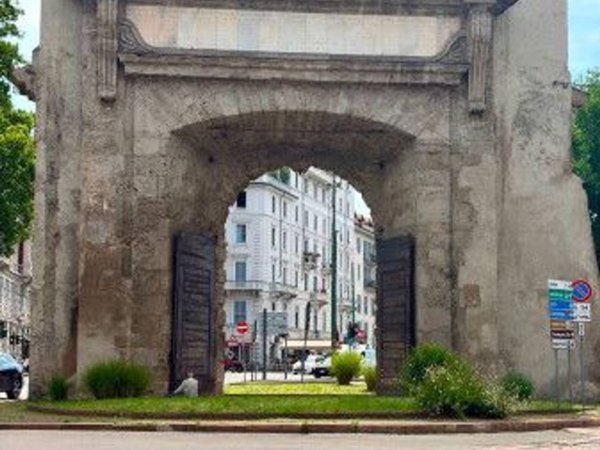 appartamento in vendita a Milano in zona Guastalla
