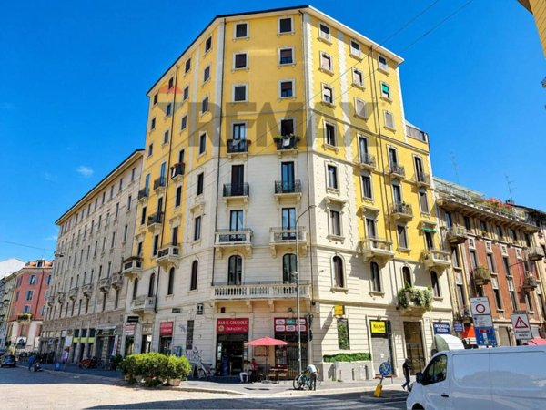 appartamento in vendita a Milano in zona Piazzale Lodi