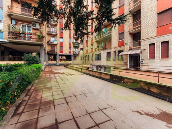 appartamento in vendita a Milano in zona Rottole