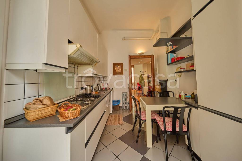 appartamento in vendita a Milano in zona XXII Marzo