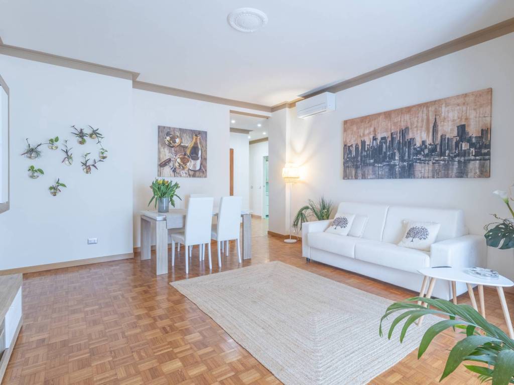 appartamento in vendita a Milano in zona Porta Venezia