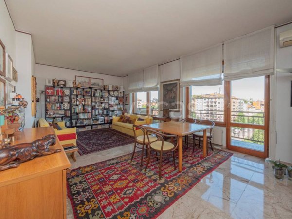 appartamento in vendita a Milano in zona Porta Magenta