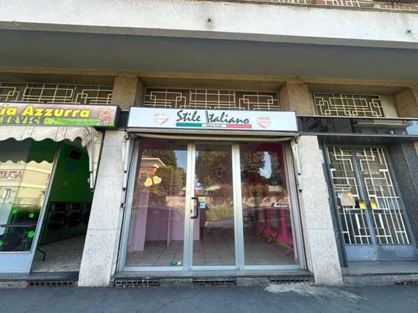 negozio in vendita a Milano in zona San Siro