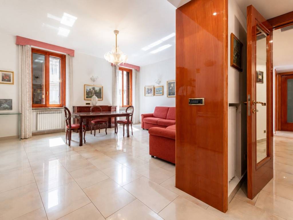 appartamento in vendita a Milano in zona Isola