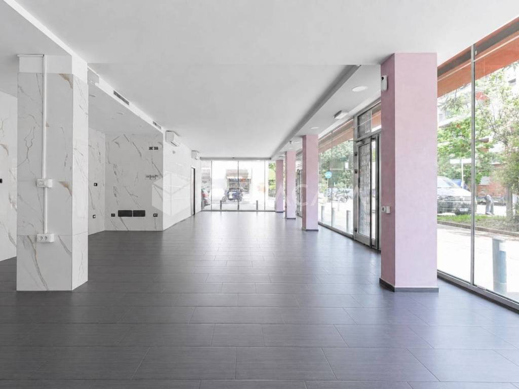 negozio in vendita a Milano in zona Porta Vittoria