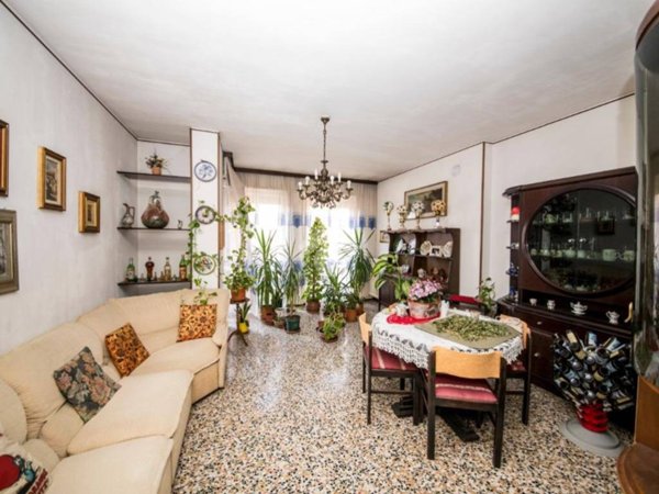 appartamento in vendita a Milano in zona Baggio