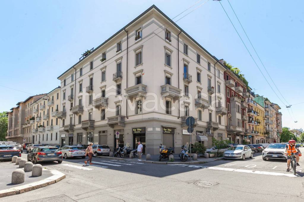 negozio in vendita a Milano in zona Città Studi