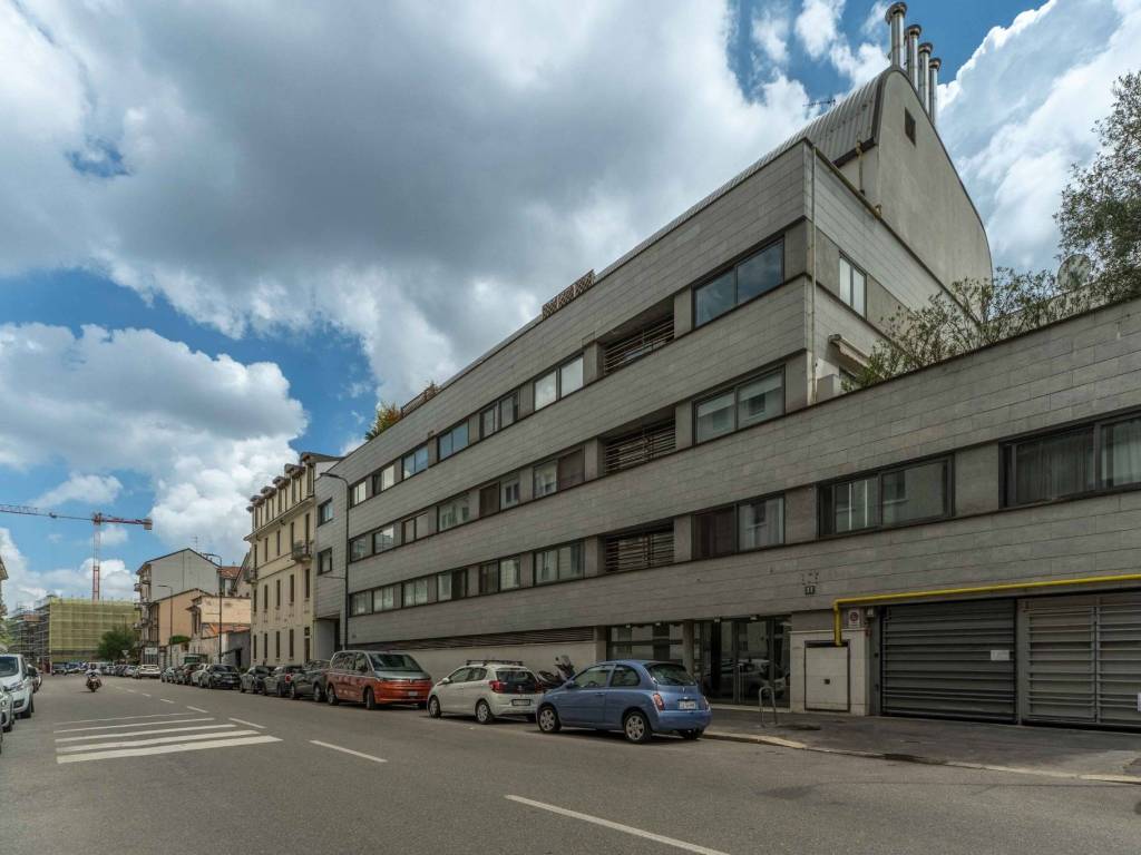 appartamento in vendita a Milano in zona Barona
