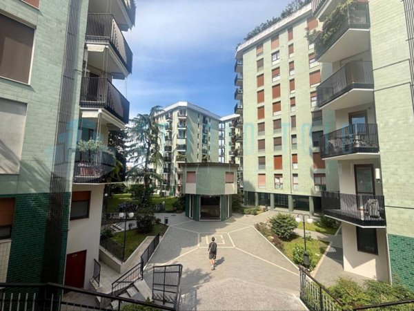 appartamento in vendita a Milano in zona Piazzale Lodi