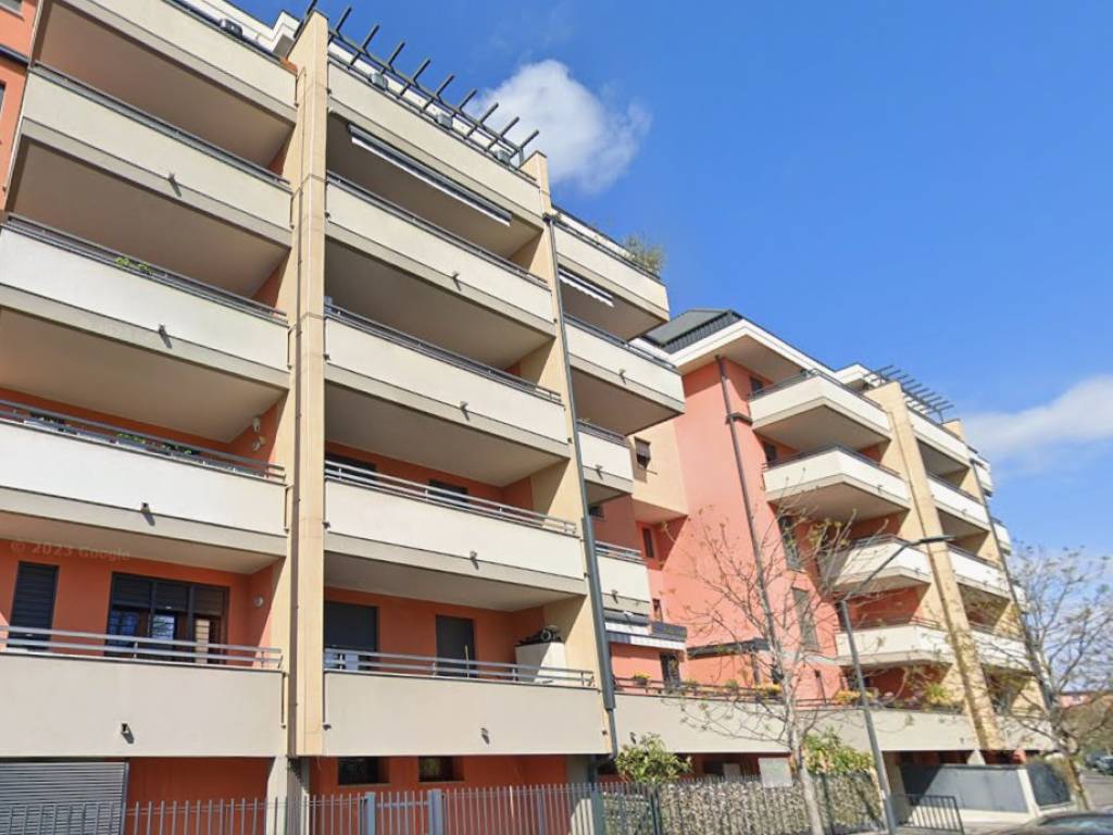 appartamento in vendita a Milano in zona Vigentino