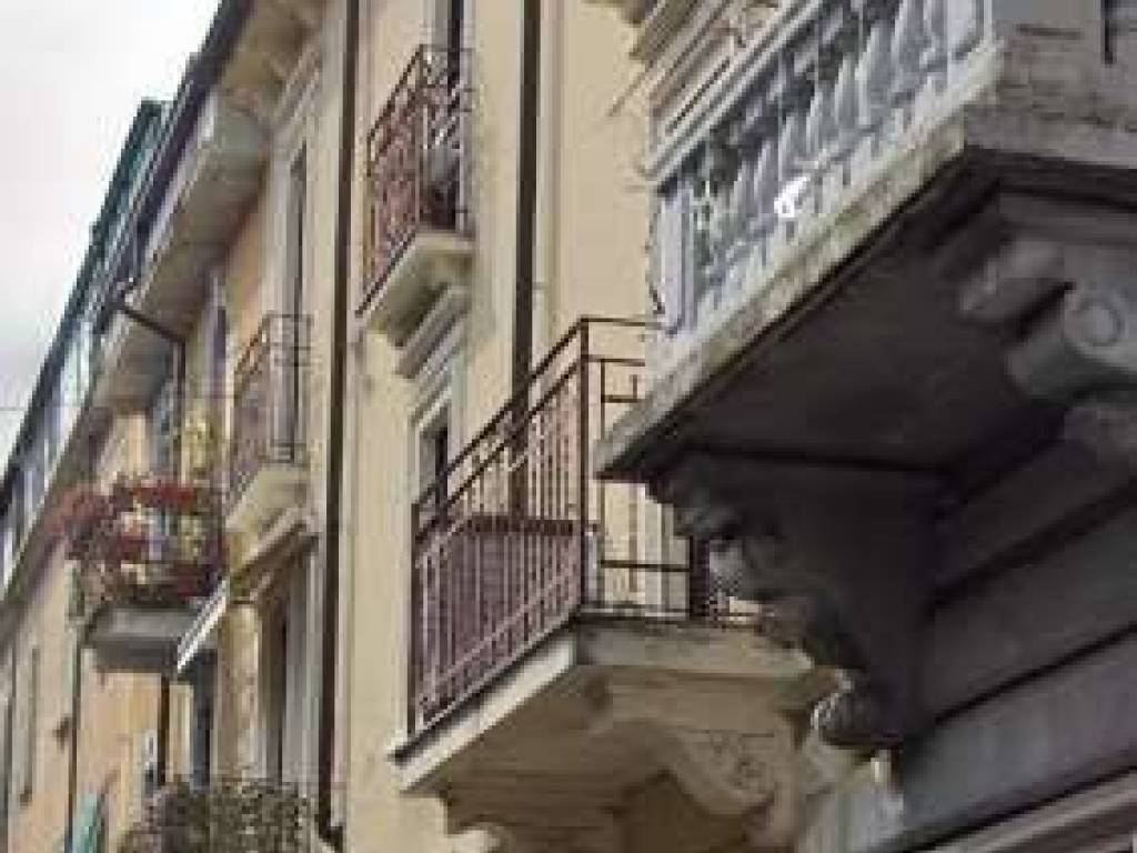 appartamento in vendita a Milano in zona Baggio