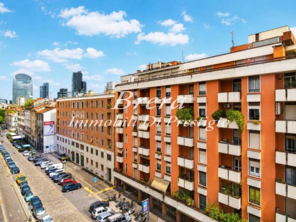 appartamento in vendita a Milano in zona Porta Nuova
