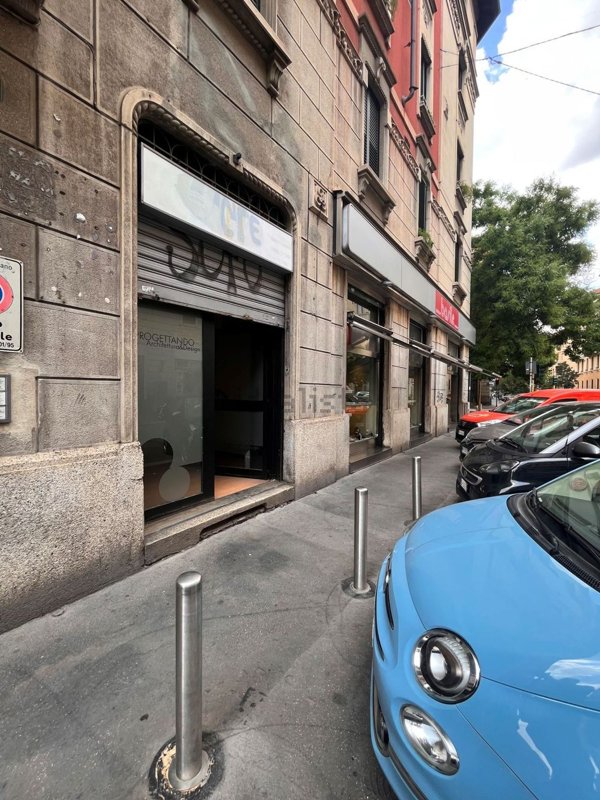 negozio in vendita a Milano in zona XXII Marzo