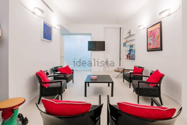 ufficio in vendita a Milano in zona Sant'Ambrogio