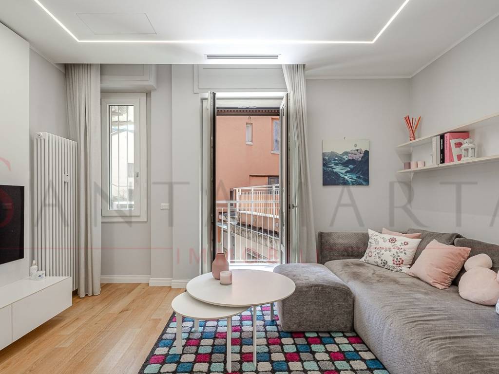 appartamento in vendita a Milano in zona Sant'Ambrogio