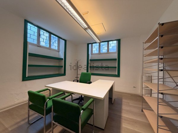 ufficio in vendita a Milano in zona Guastalla