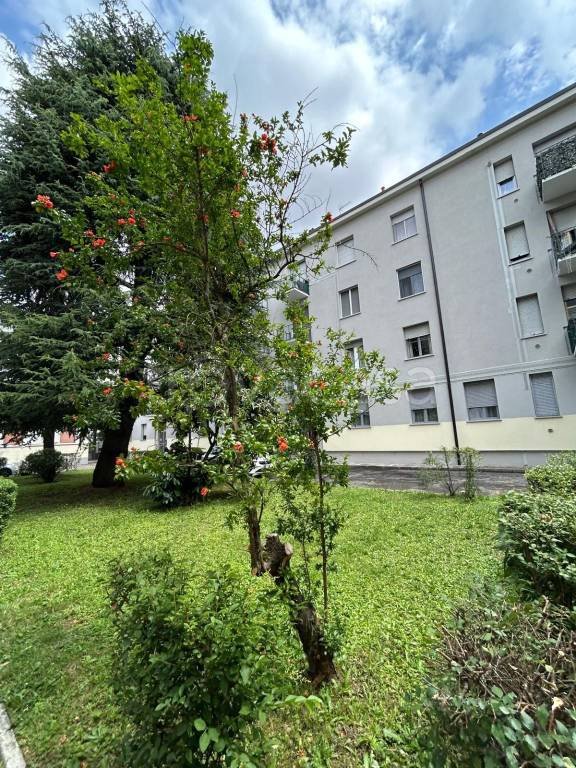 appartamento in vendita a Milano in zona Affori