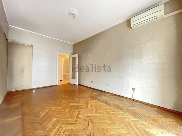 appartamento in vendita a Milano in zona Lorenteggio