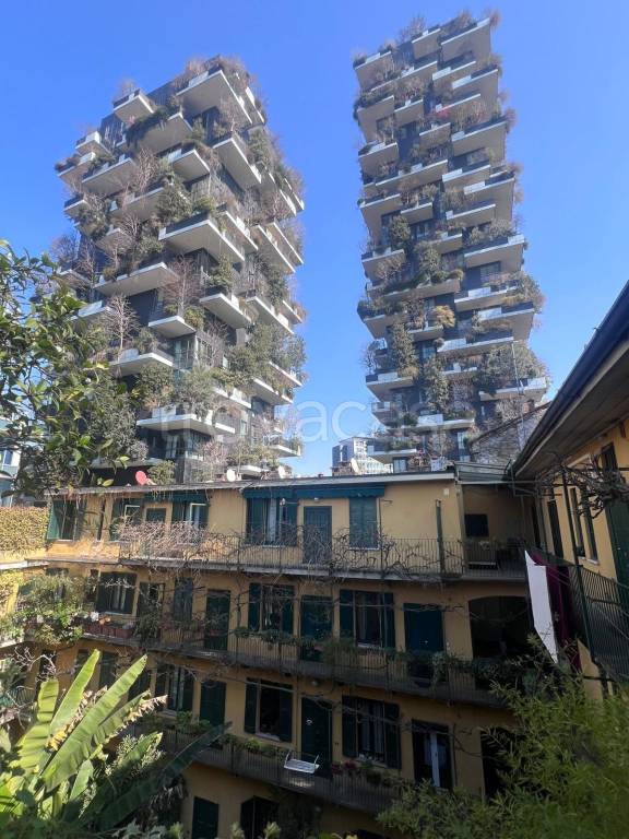 appartamento in vendita a Milano in zona Isola