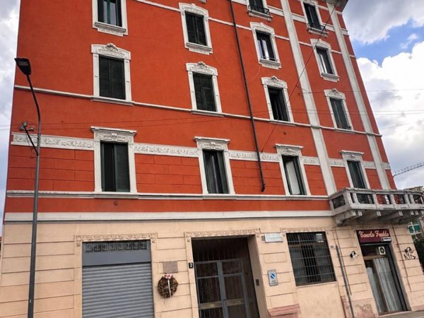 negozio in vendita a Milano in zona Crescenzago