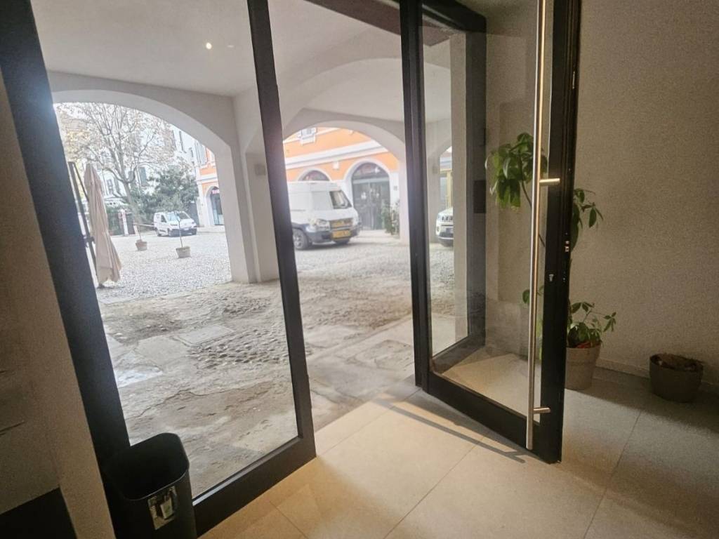 negozio in vendita a Milano in zona Sempione