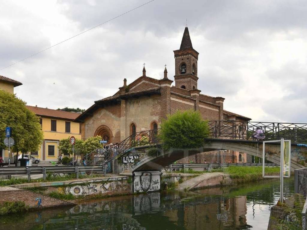 negozio in vendita a Milano in zona Barona