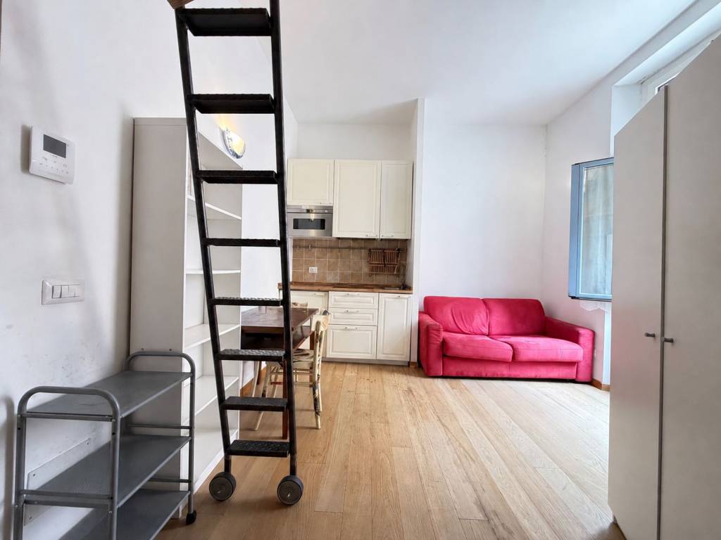 appartamento in vendita a Milano in zona Guastalla