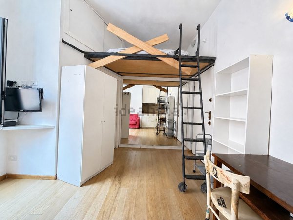 appartamento in vendita a Milano in zona Guastalla