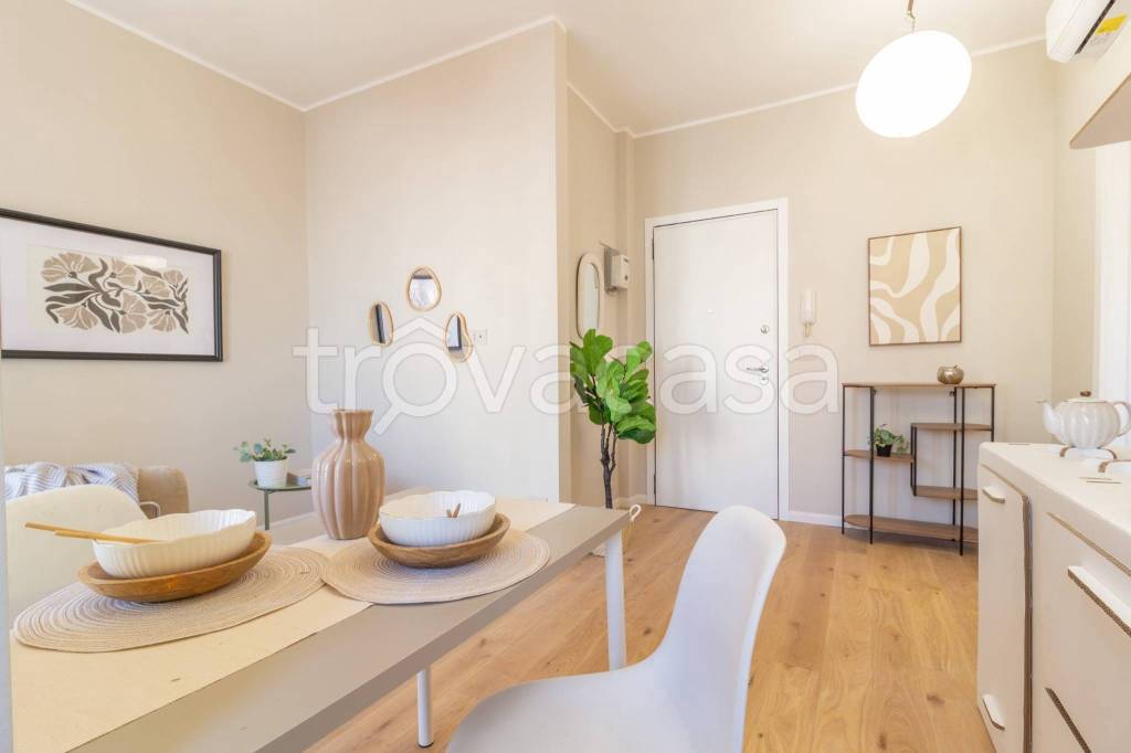 appartamento in vendita a Milano in zona Famagosta