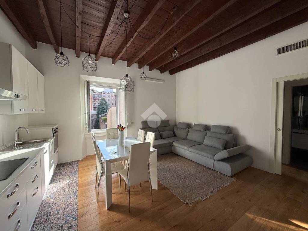 appartamento in vendita a Milano in zona Centro Direzionale