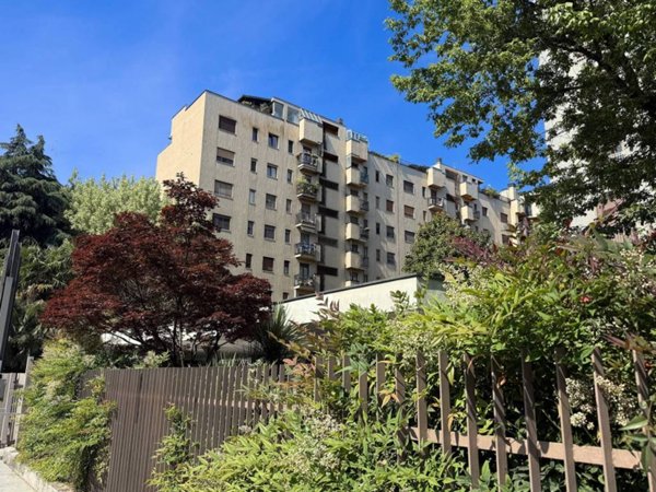 appartamento in vendita a Milano in zona Vigentino