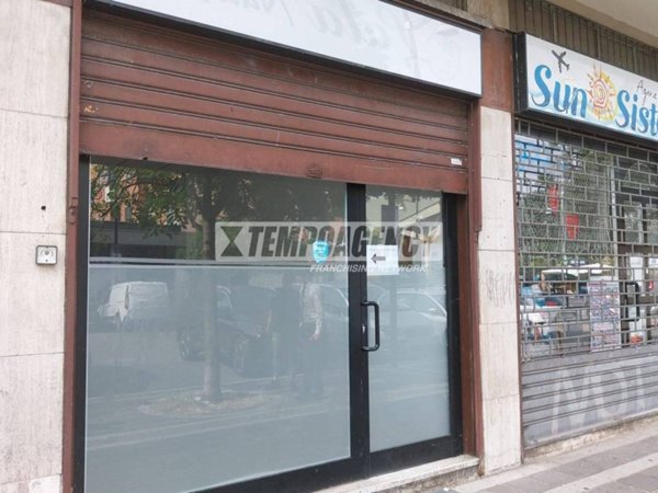 negozio in vendita a Milano in zona Affori