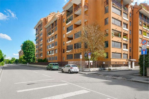 appartamento in vendita a Milano in zona Gratosoglio