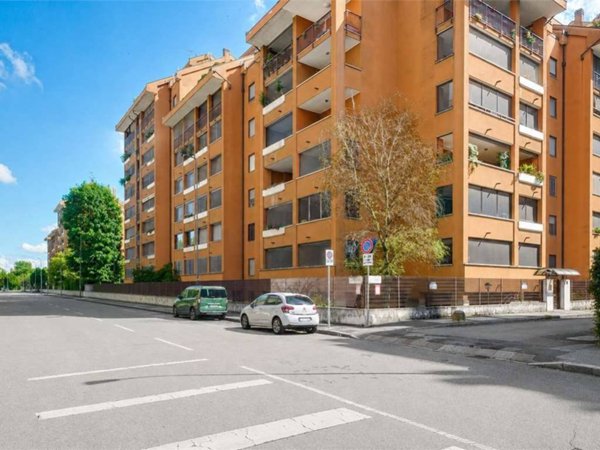 appartamento in vendita a Milano in zona Gratosoglio