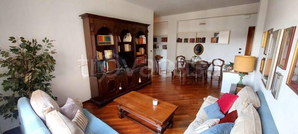 appartamento in vendita a Milano in zona Isola
