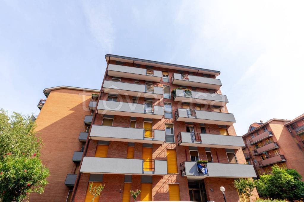 appartamento in vendita a Milano in zona Vigentino