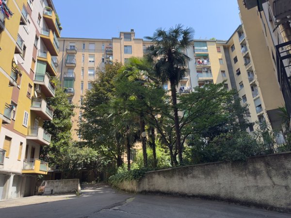 appartamento in vendita a Milano in zona Porta Vittoria